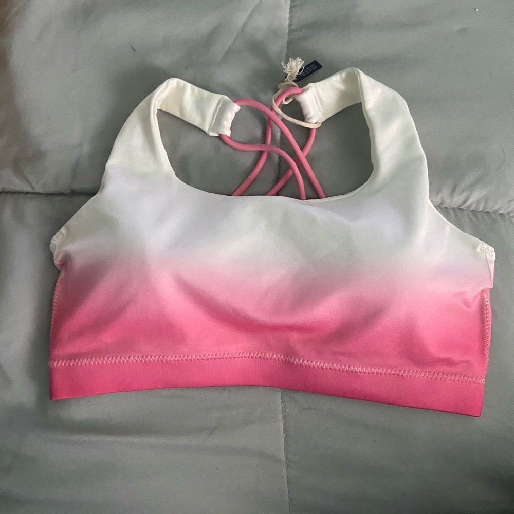 pink sports bra